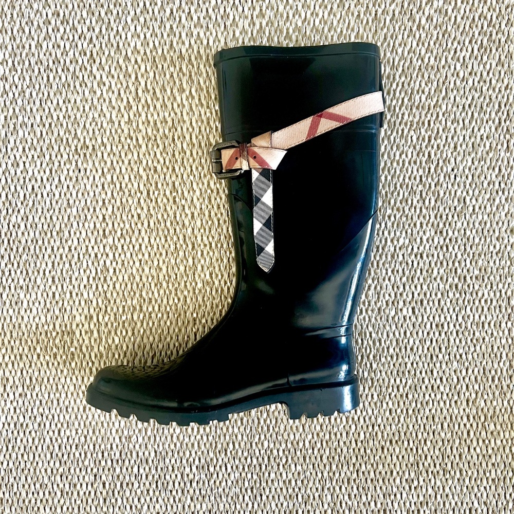 Pre-Owned Authentic Burberry Women's Nova Belt Rainboots - Size 37 - Picture 4 of 15